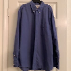 Old Navy Men’s Button Down Shirt. Size L